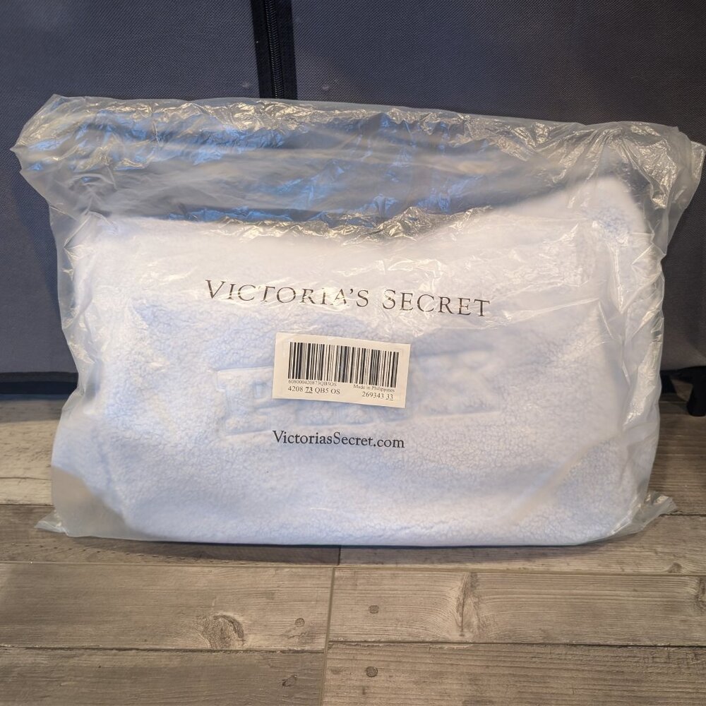 Victoria’s Secret PINK Large Sherpa Tote Bag Light Baby Blue NWT - Picture 3 of 8